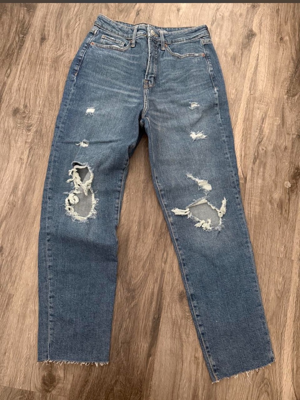 Old Navy Distressed Boyfriend Jeans in Medium Blue